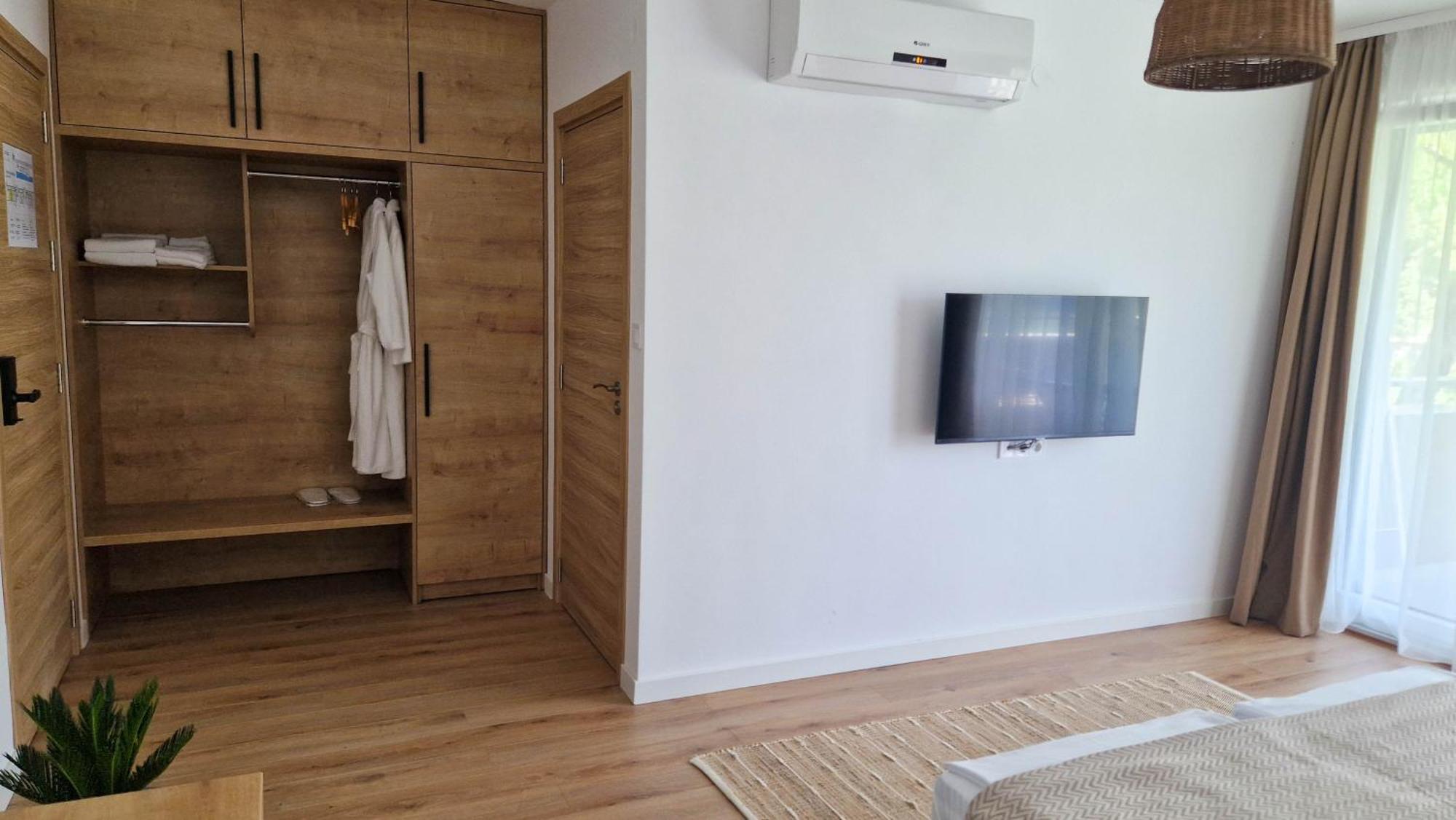 אוגניאנובו Waterside Spa Hotel מראה חיצוני תמונה