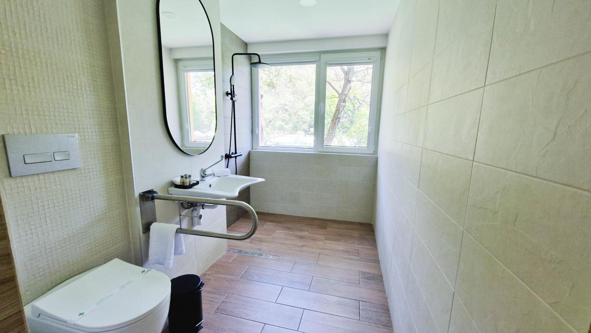 אוגניאנובו Waterside Spa Hotel מראה חיצוני תמונה