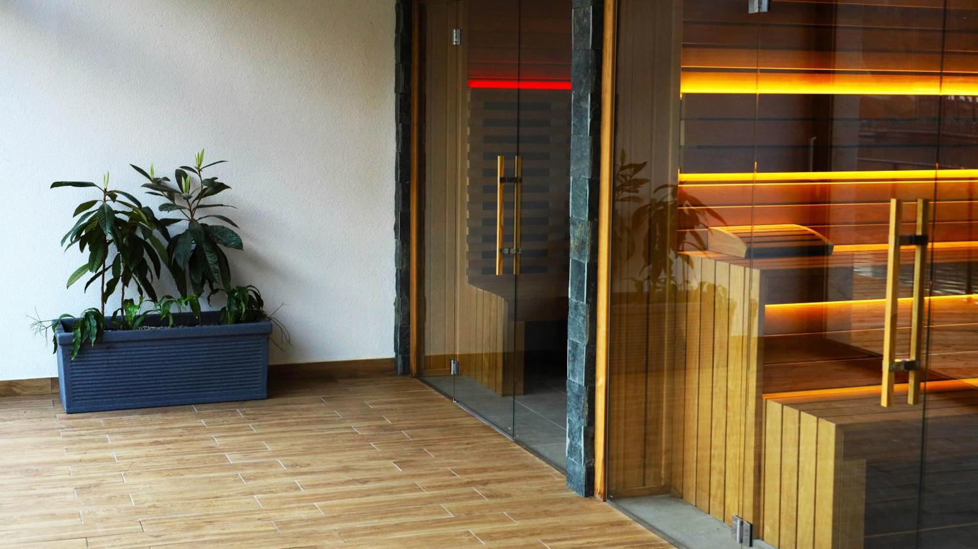 אוגניאנובו Waterside Spa Hotel מראה חיצוני תמונה