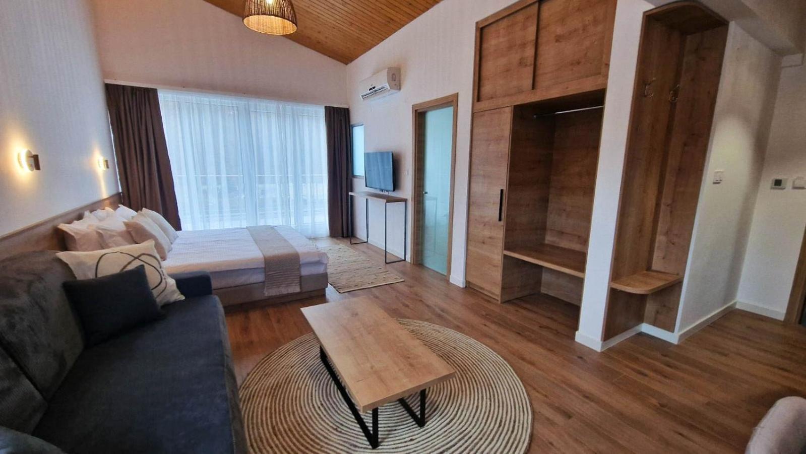 אוגניאנובו Waterside Spa Hotel מראה חיצוני תמונה